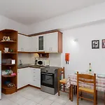 Fotini Katávolos