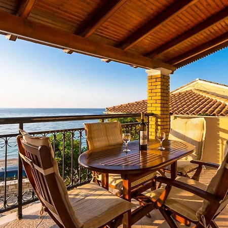 Apartment Fotini Katávolos